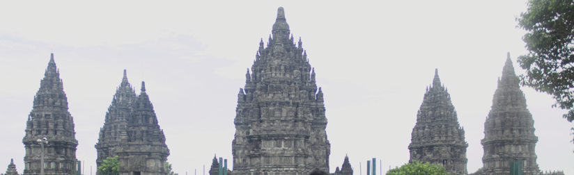 Candi Prambanan, yang dibangun pada masa Rakai Pikatan dari Dinasti Sanjaya